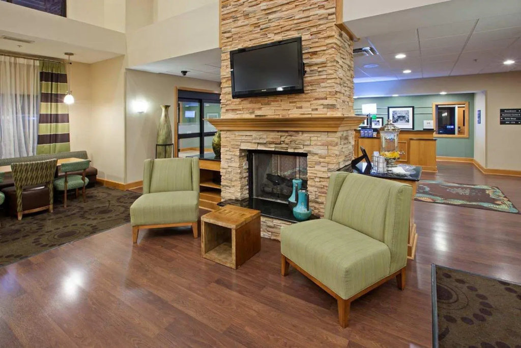 Lobby & Reception