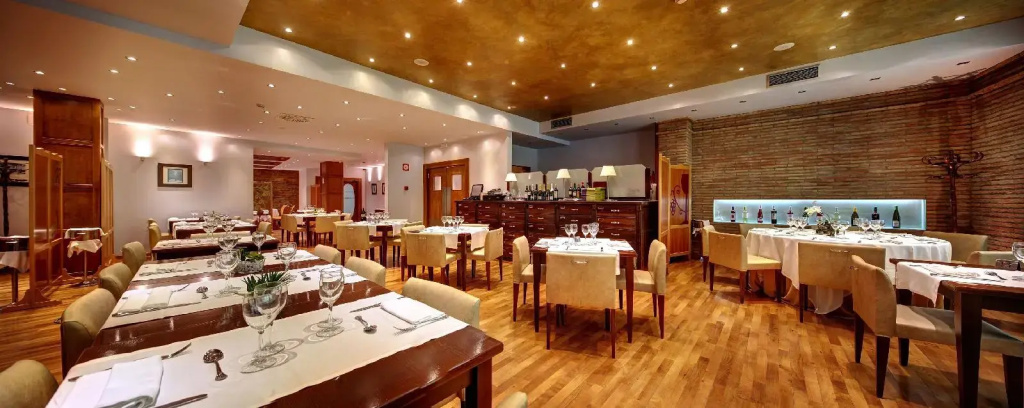 Grand Hotel Ciudad De Barbastro - Général