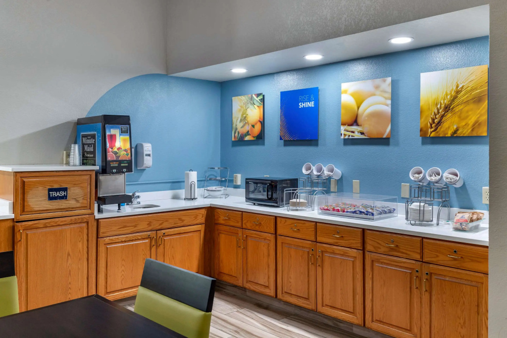 Food & Beverage