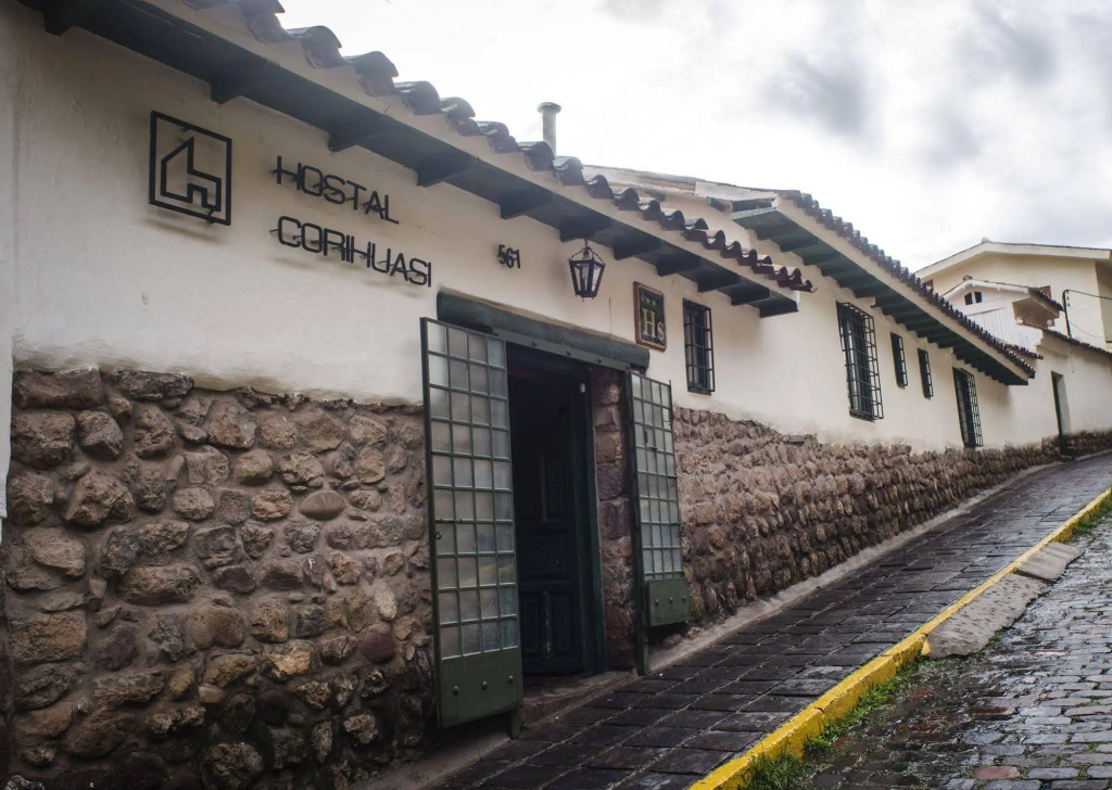 Hostal Corihuasi by null