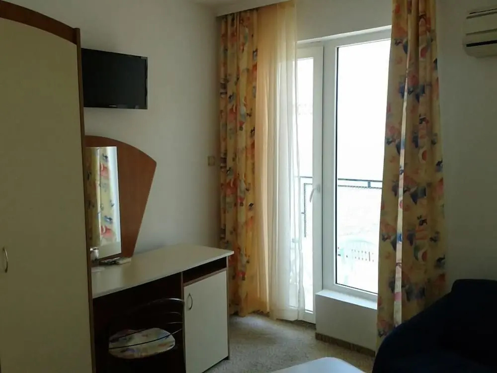Standard Double Family room (full double bed)