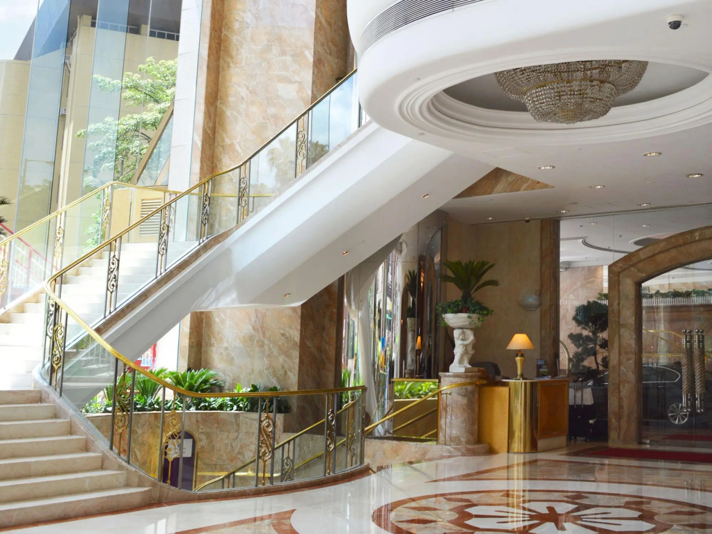 Lobby & Reception
