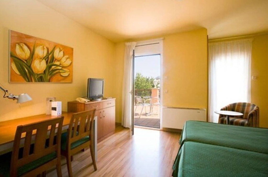 Hotel La Perla Olot by null