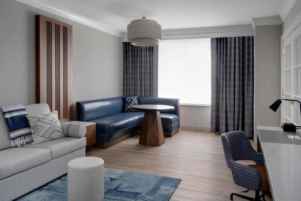 Двухместный люкс двуспальная кровать в Austin Marriott South