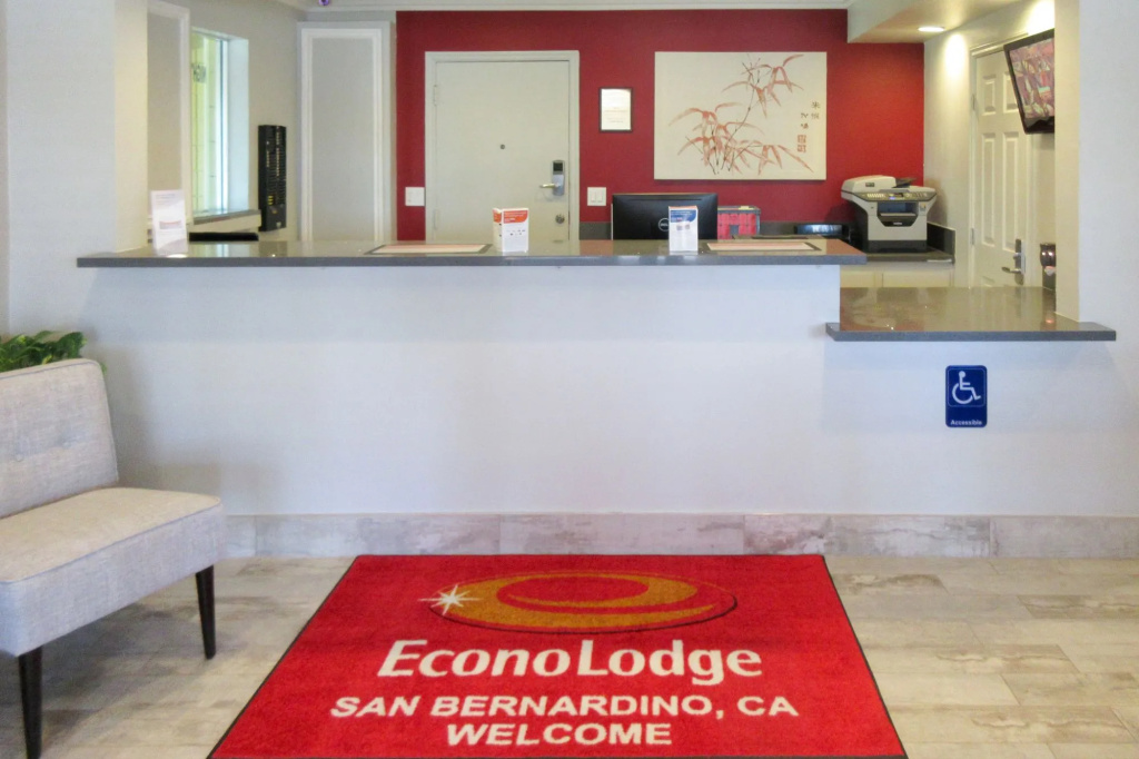 Lobby & Reception