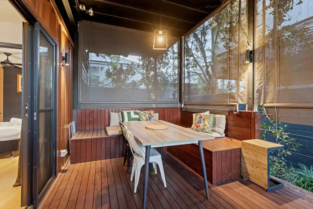 Stylish New Farm Apartment With Courtyard