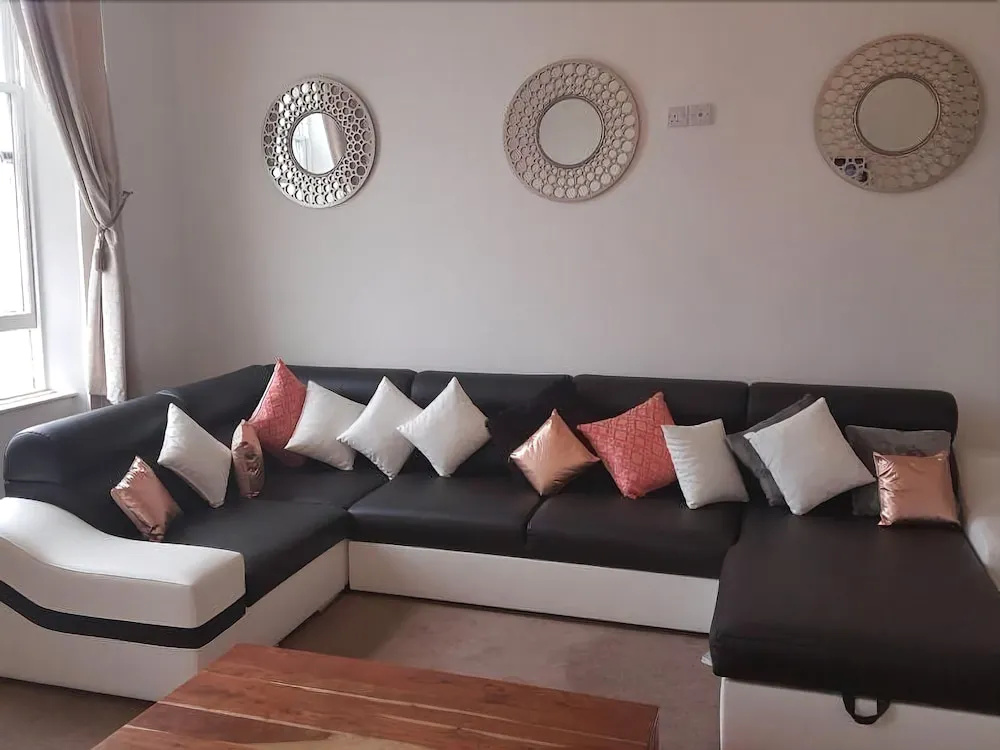 Liverpool Centre Penthouse Sleeps 8