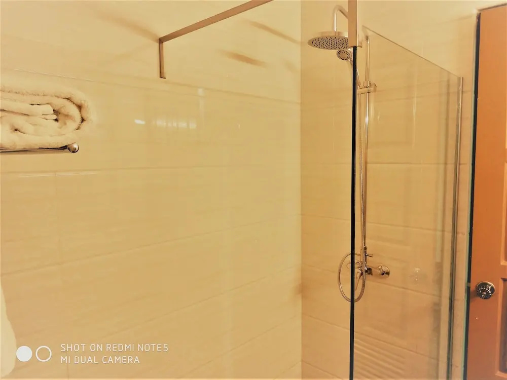 2 Bedrooms Deluxe Double room (full double bed)