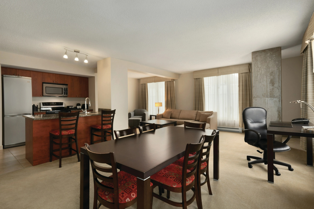 Embassy Suites Montréal by Hilton - Général