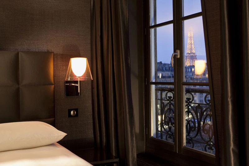 Deluxe Double room with city view (full double bed)