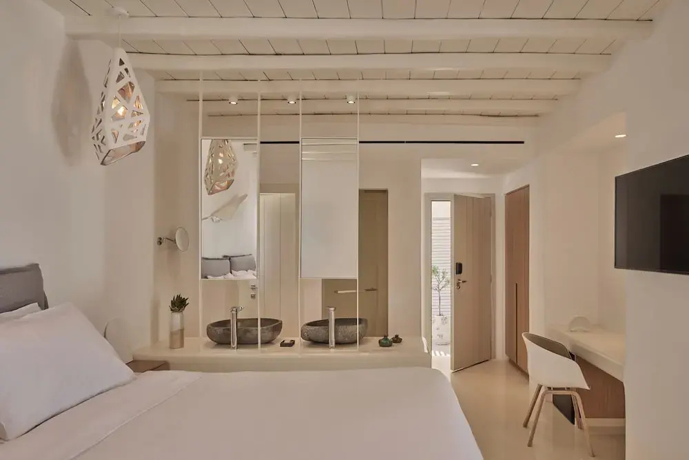 Deluxe Suite with balcony