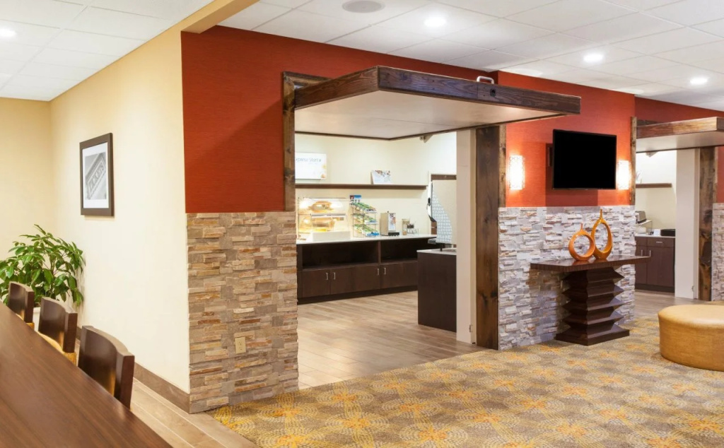 Lobby & Reception