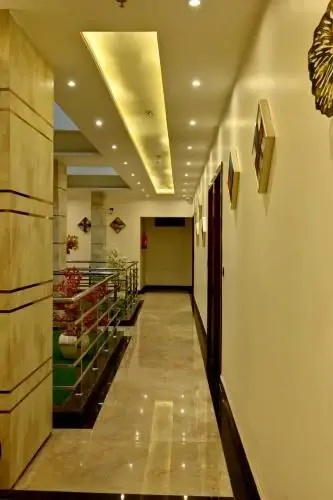 Food & Beverage