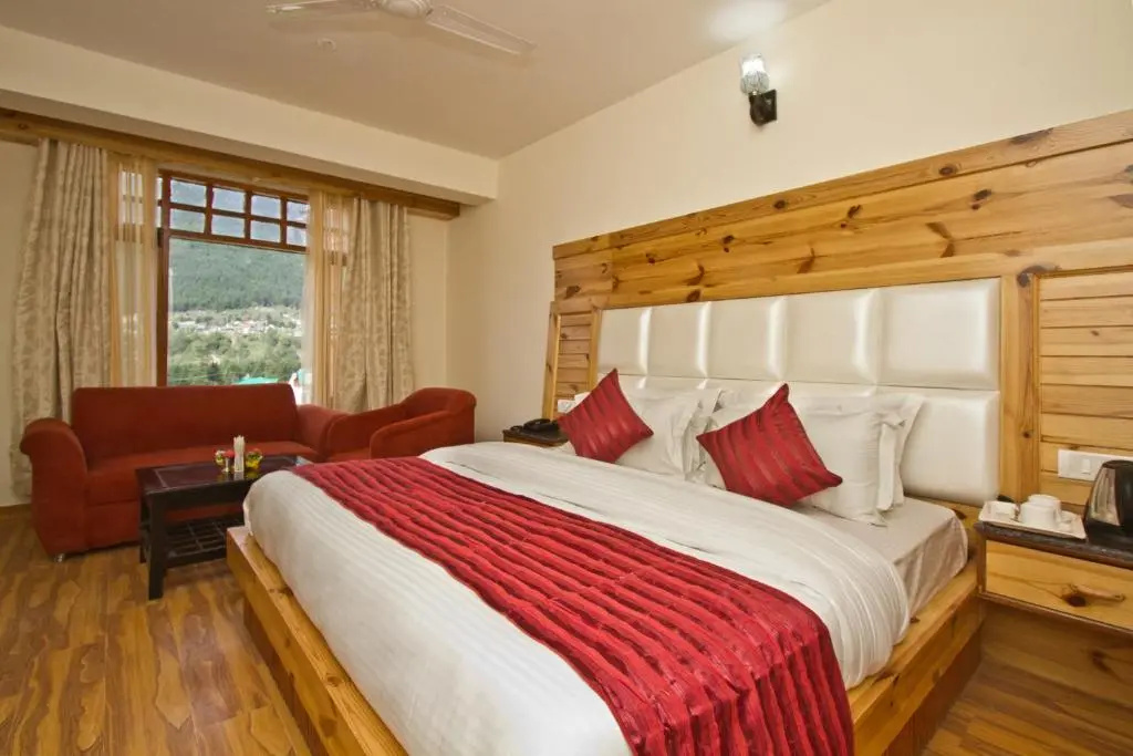Deluxe Double room (full double bed)