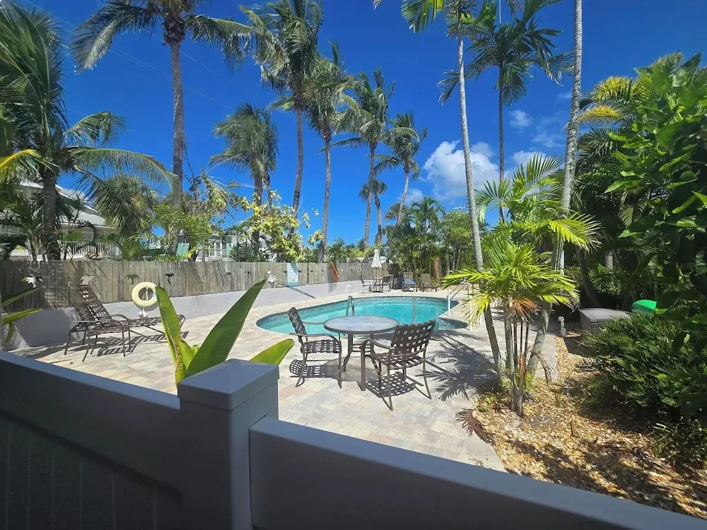 Luxury Villa with balcony and with pool view