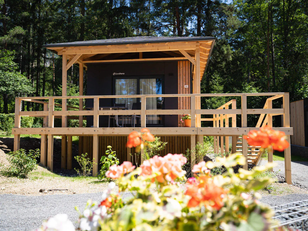 Luxury chalet with ac, in a holiday park near the beautiful Pressegger See