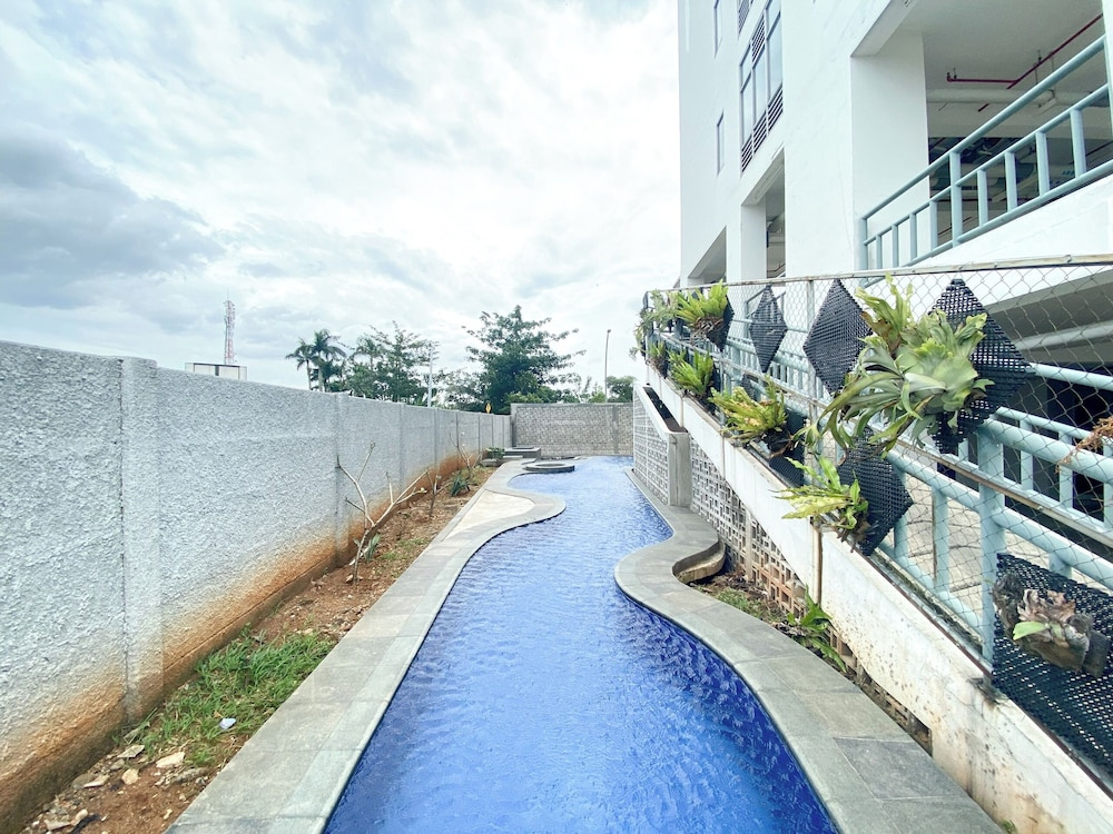 Compact Wood Accents Studio Apartment Grand Kamala Lagoon
