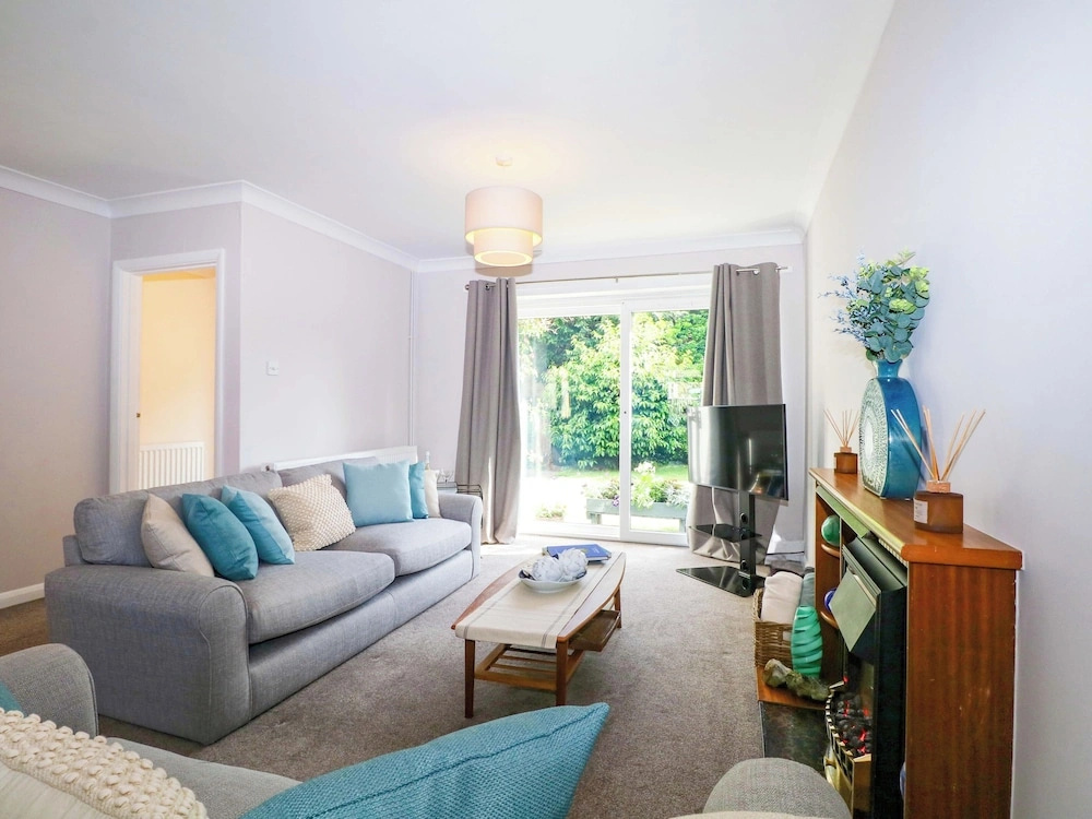 Pebble Place — 4