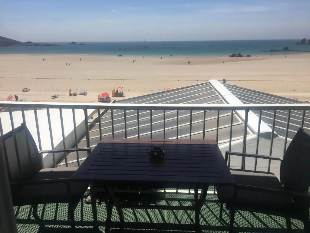 1 Bedroom Apartment with balcony