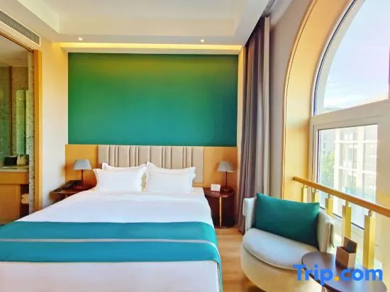 Deluxe Double room (full double bed)