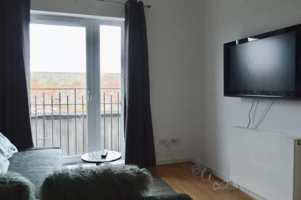 1 Bedroom Apartment In Leith
