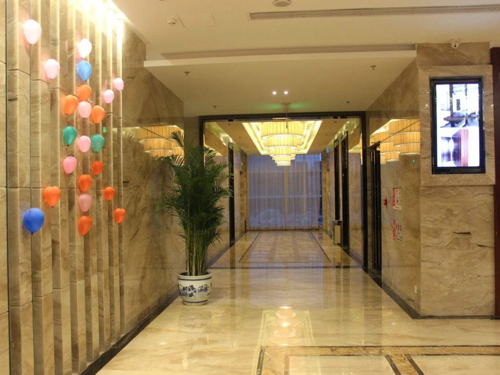 Lobby & Reception