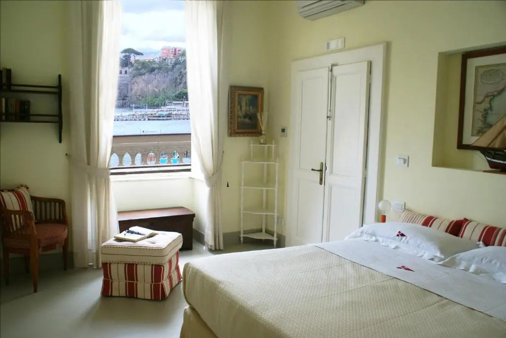 Yacht Club Capo Cervo Suites - Chambres