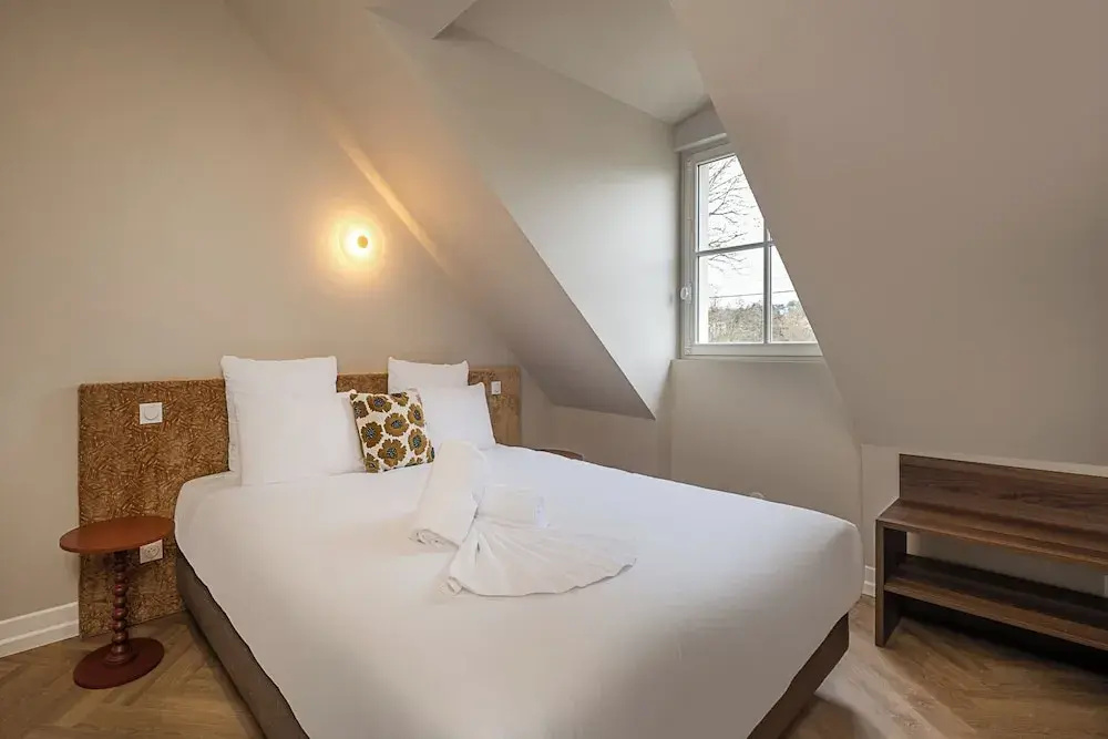 Superior Attic Apartment