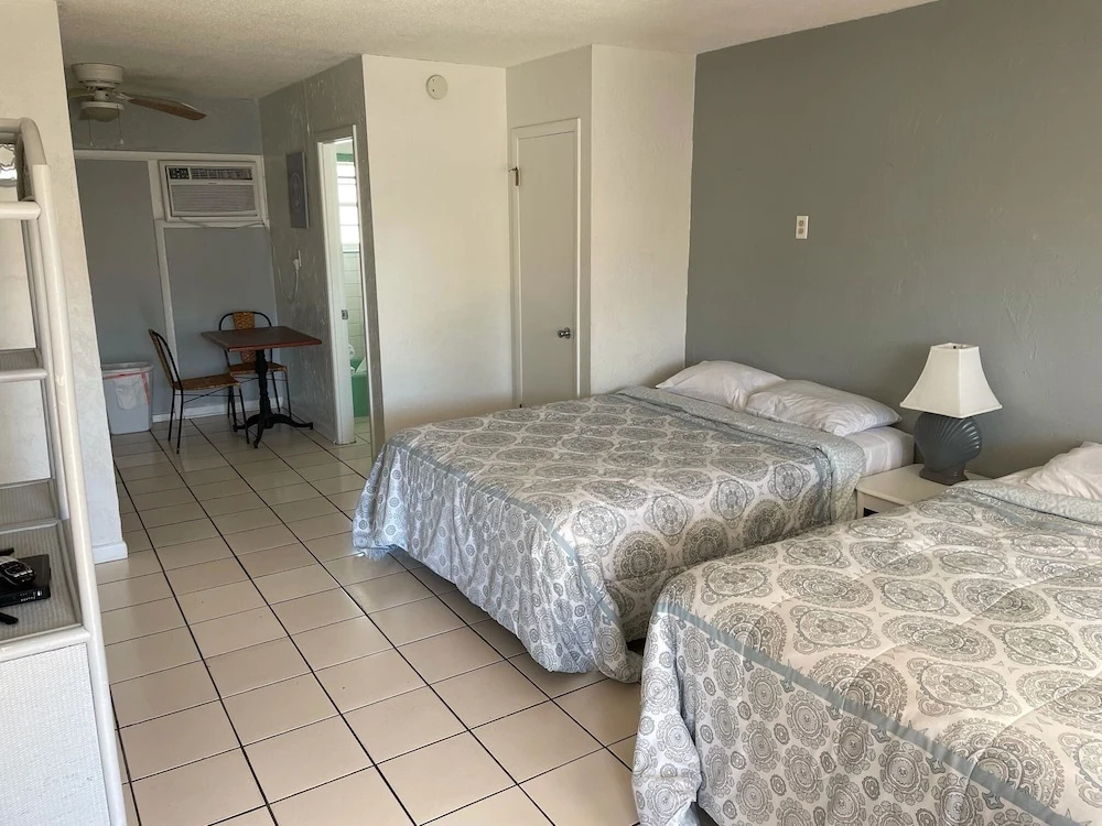 Economy room