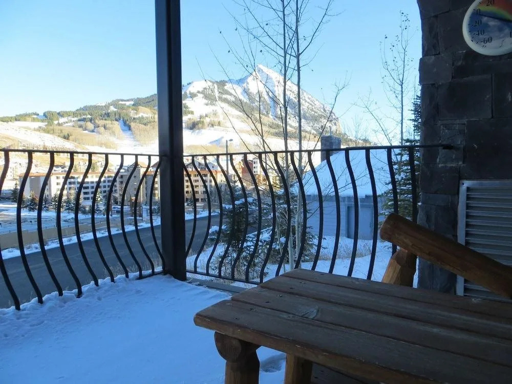 Chateaux Condominiums by Crested Butte Lodging