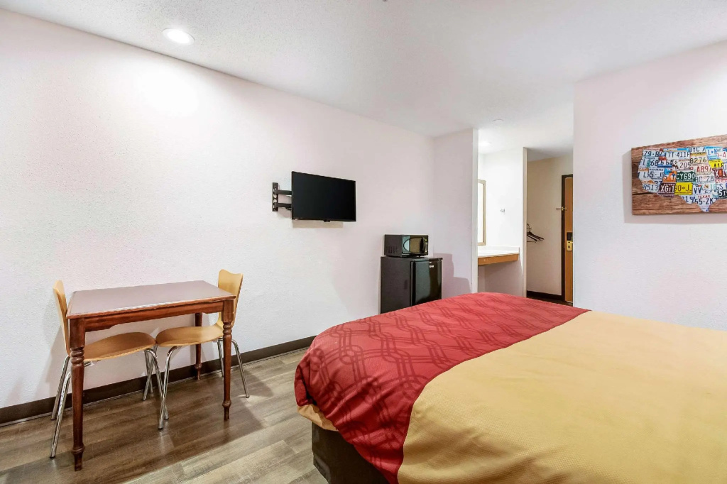 Standard Double room (full double bed)