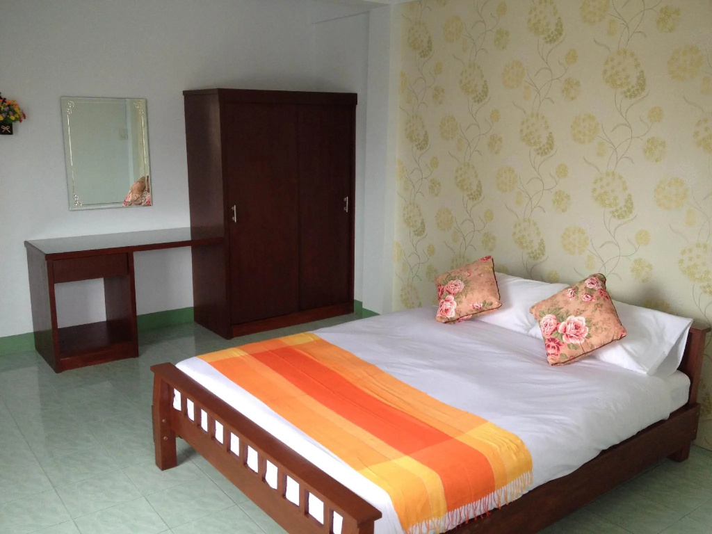 Standard Double room (full double bed)