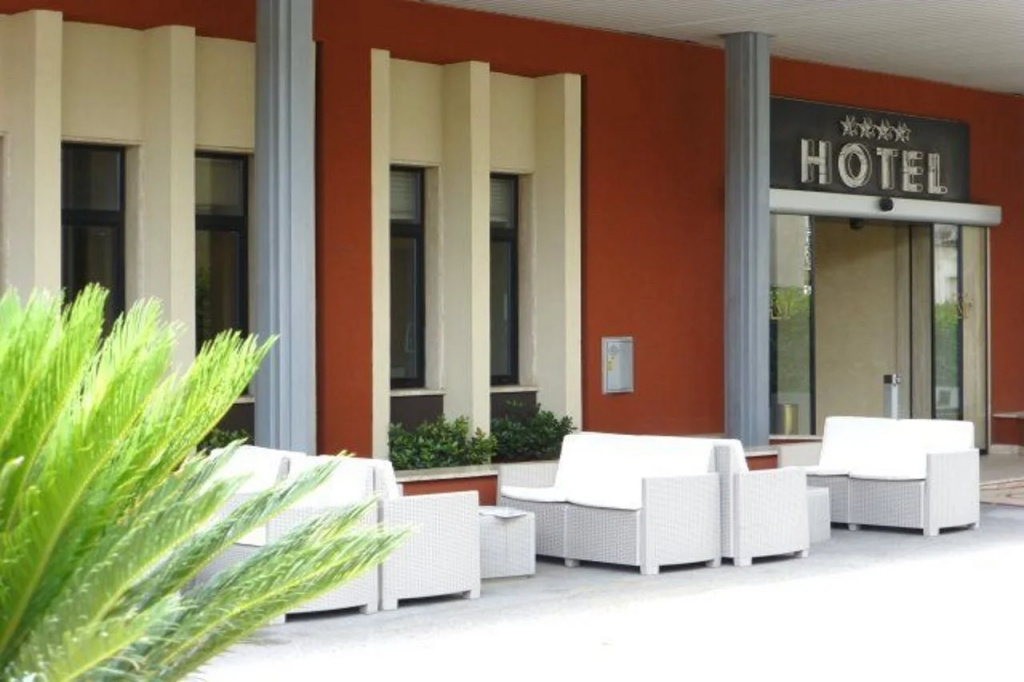 Hotel photo 1