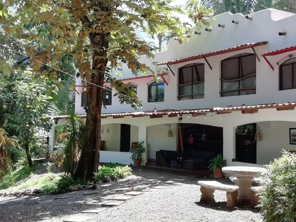 Believe Surf & Yoga Lodge Santa Teresa - Hostel