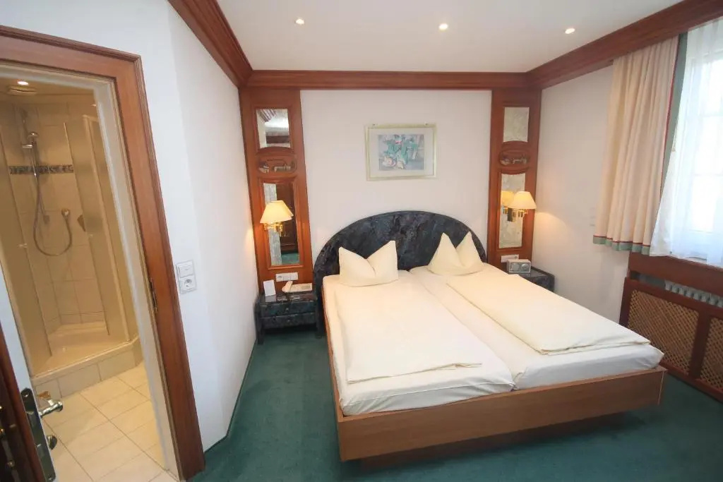 Standard Double room (full double bed)