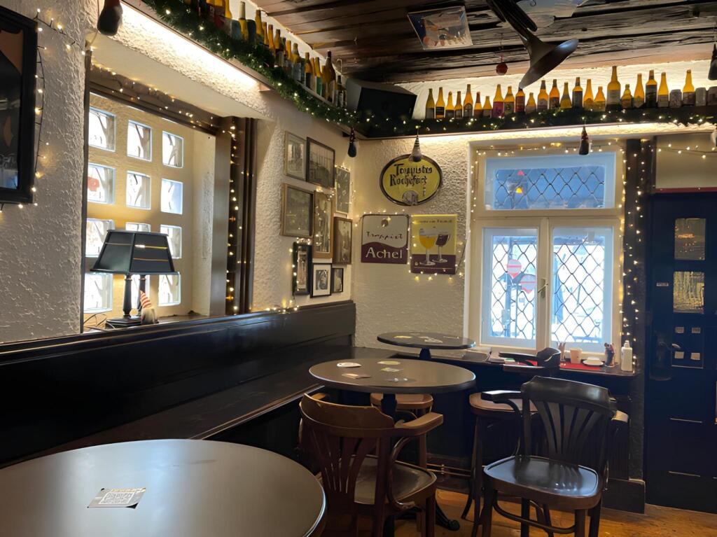 Sax pub by null