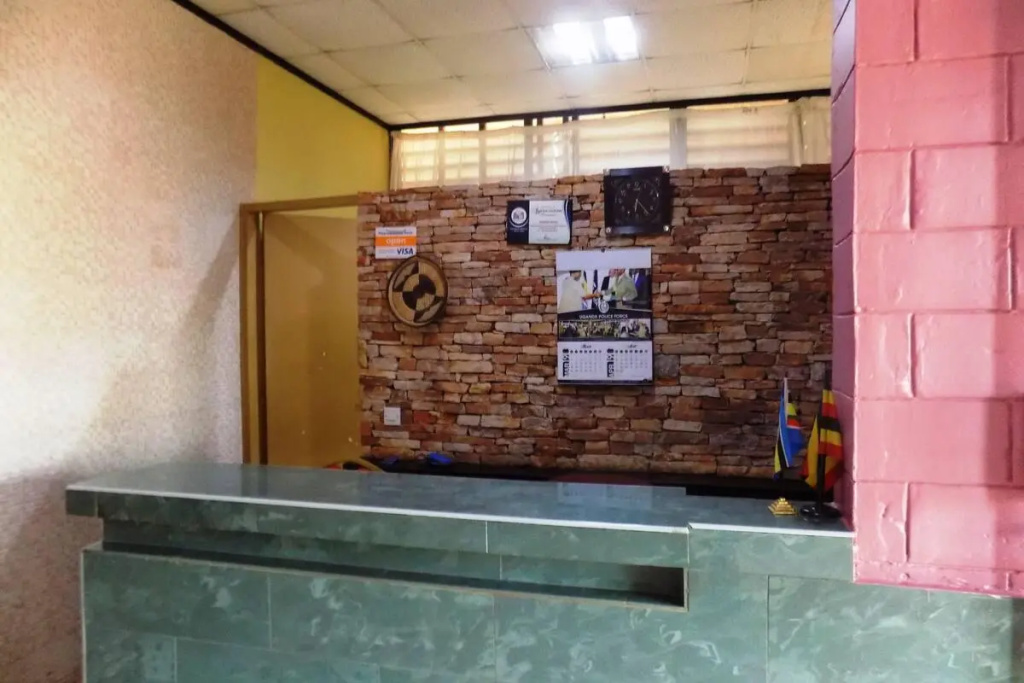 Lobby & Reception