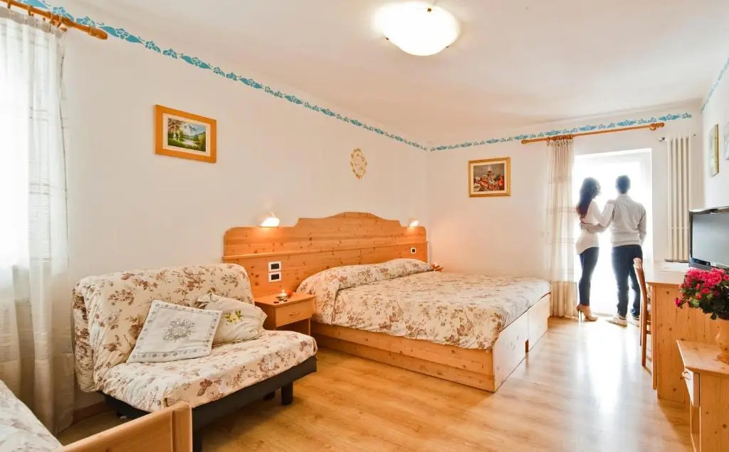 Standard Triple room