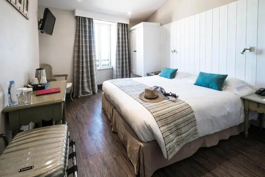 Superior Double room (full double bed)