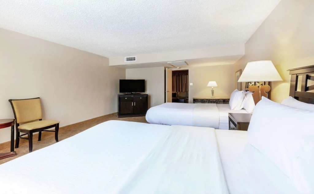 Embassy Suites Kansas City Plaza - Général