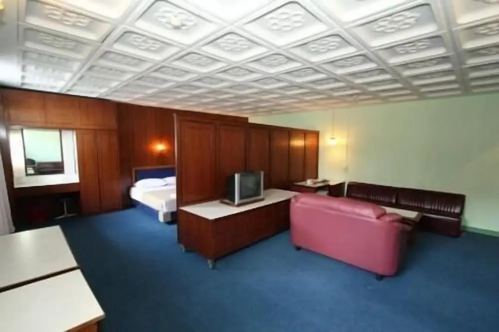 Standard Quadruple Family room