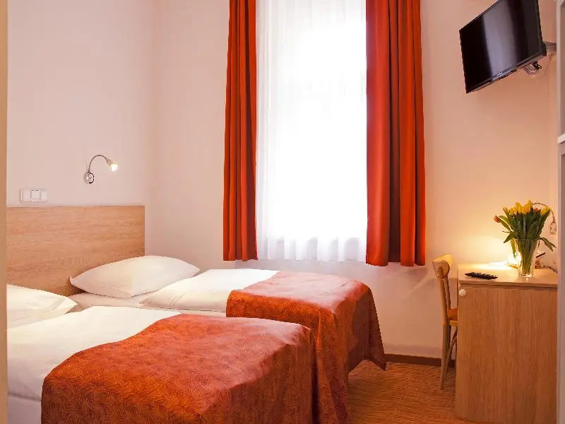 Standard Double room twin beds