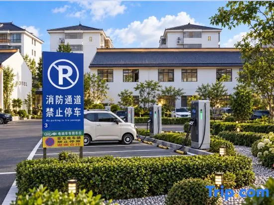 Ningxin International Hotel in Hechi