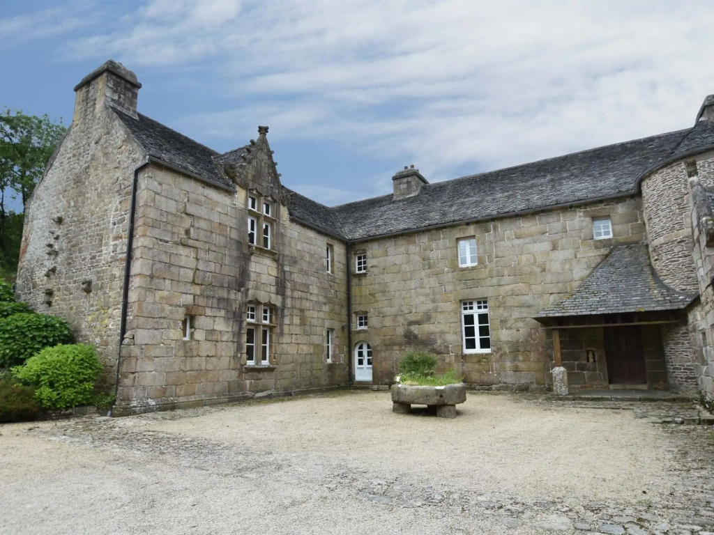 Heritage Mansion in Brittany with Terrace