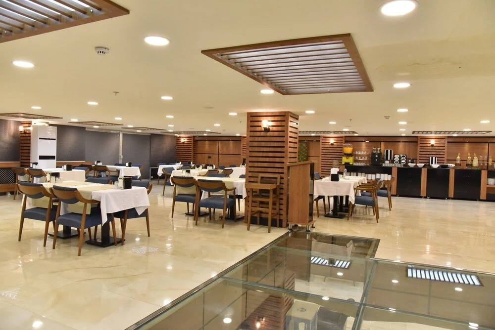 Food & Beverage
