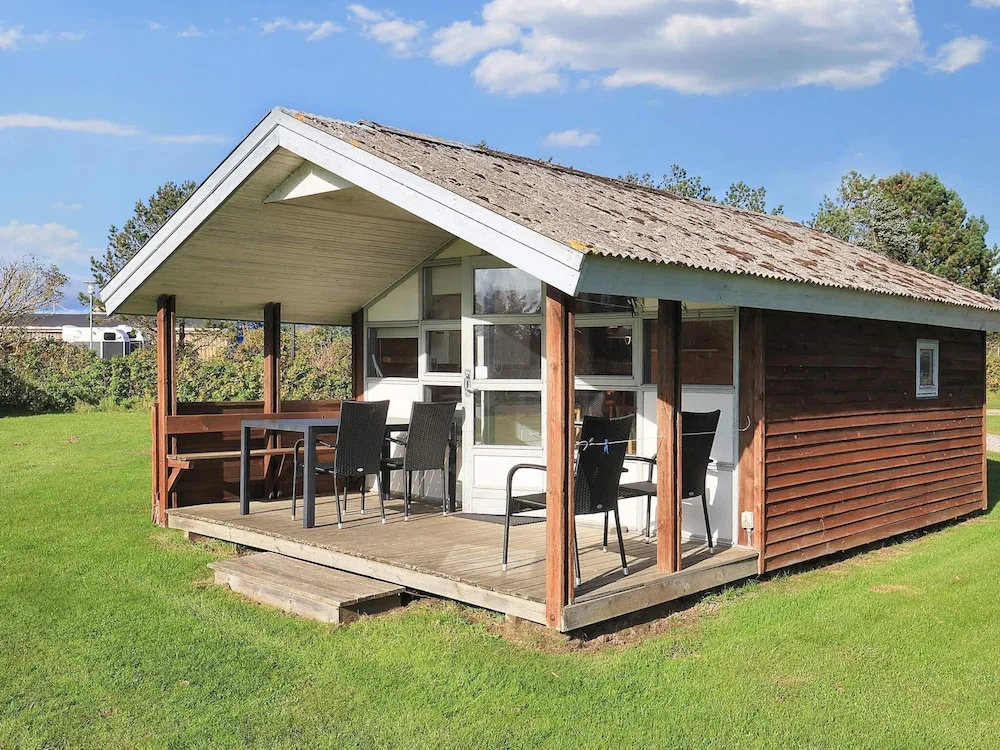 Pretty Cabin in Camping Resort