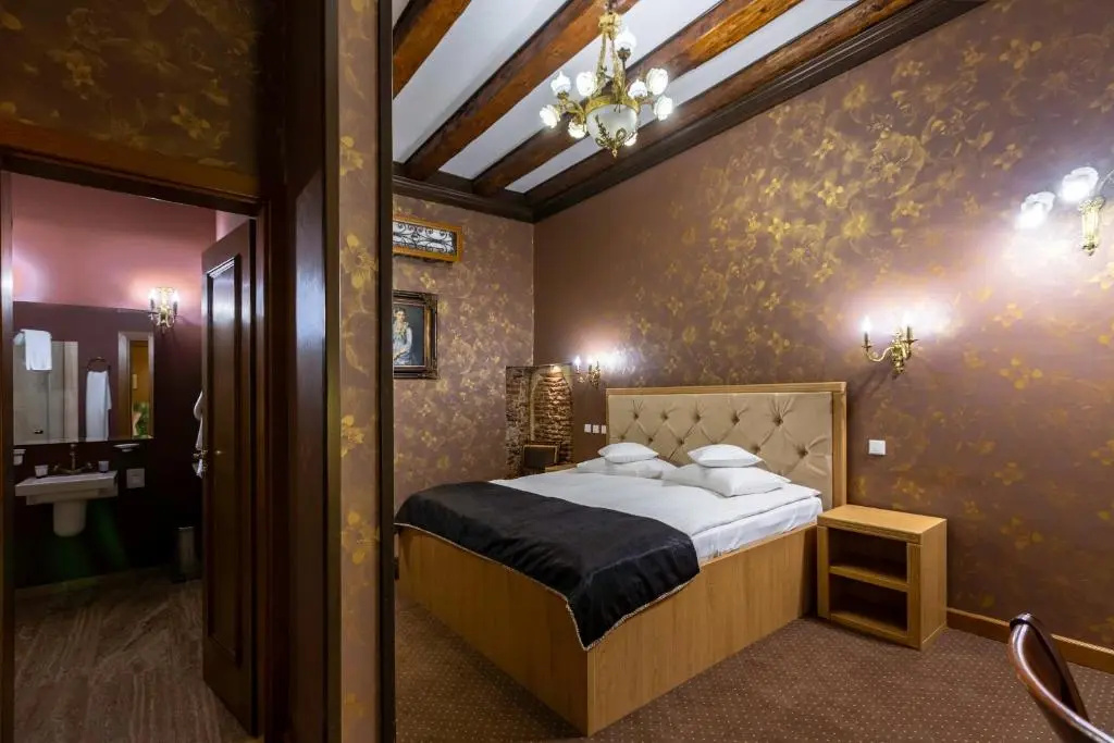 Standard Double room (full double bed)