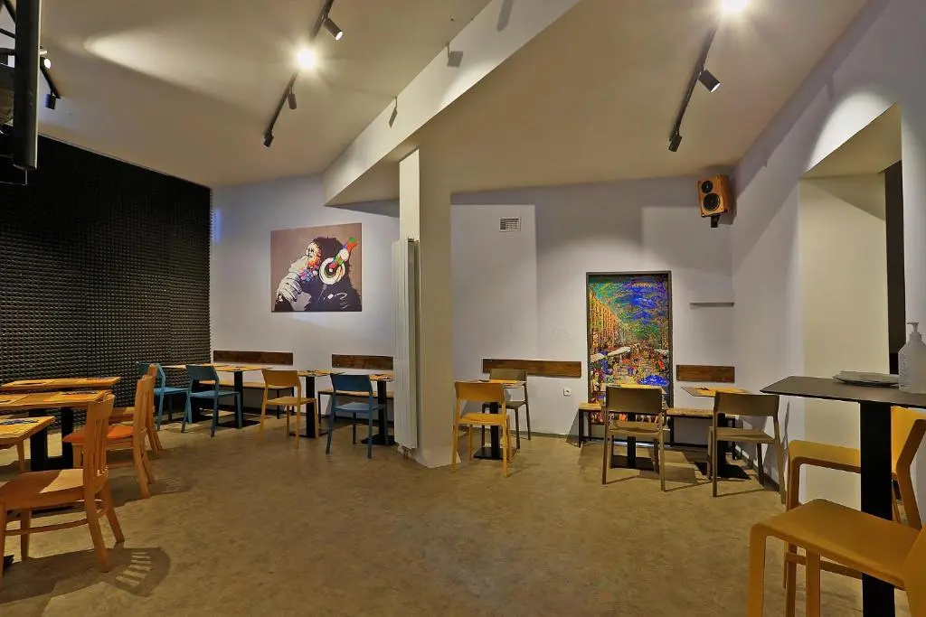 Food & Beverage