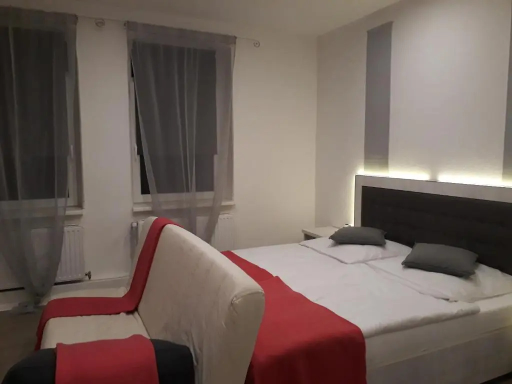 Standard Double room with garden view (full double bed)