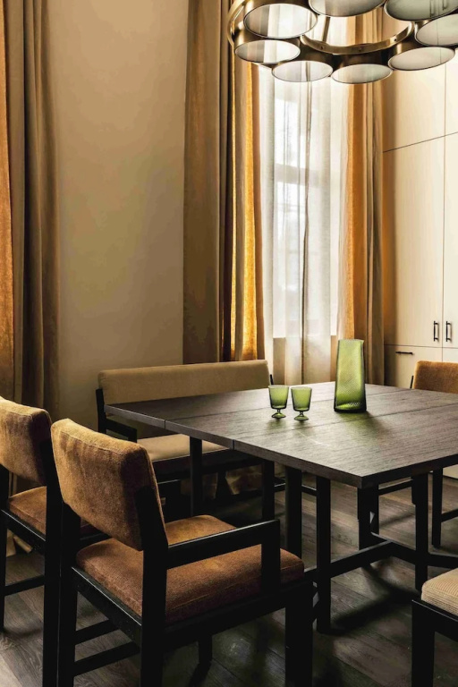 Mondovi Luxury Suites 67